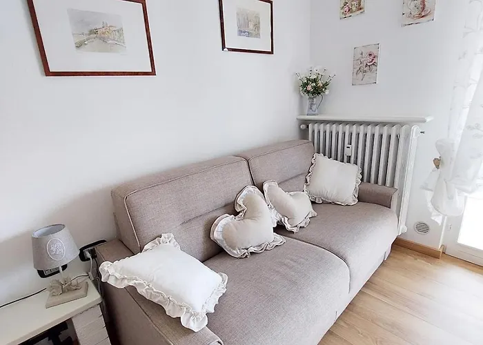 Sunset House アパート