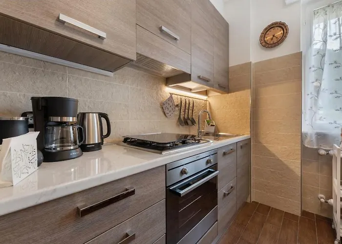 Sunset House アパート ペルレード