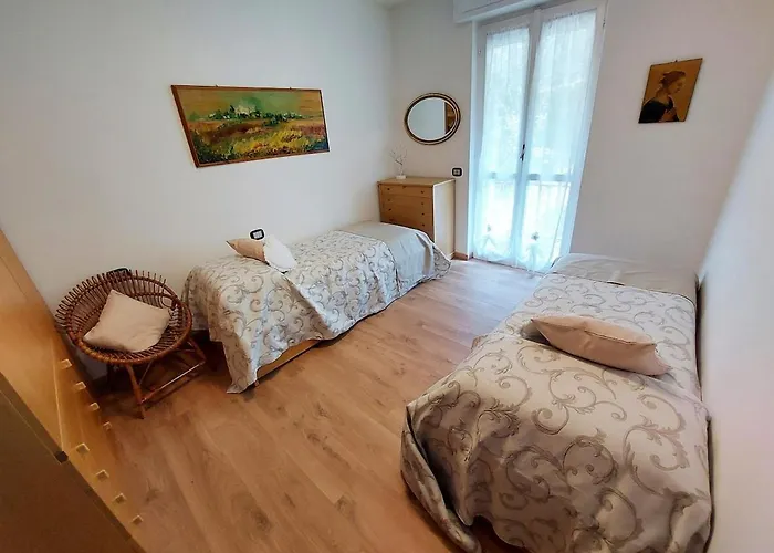 Sunset House アパート