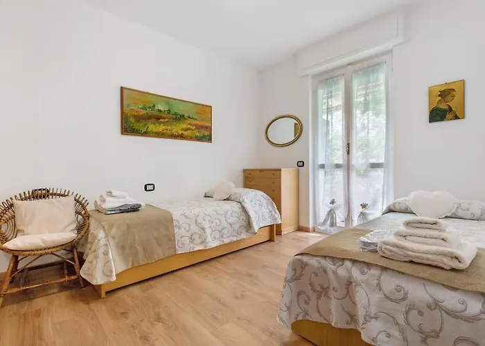 Sunset House アパート ペルレード