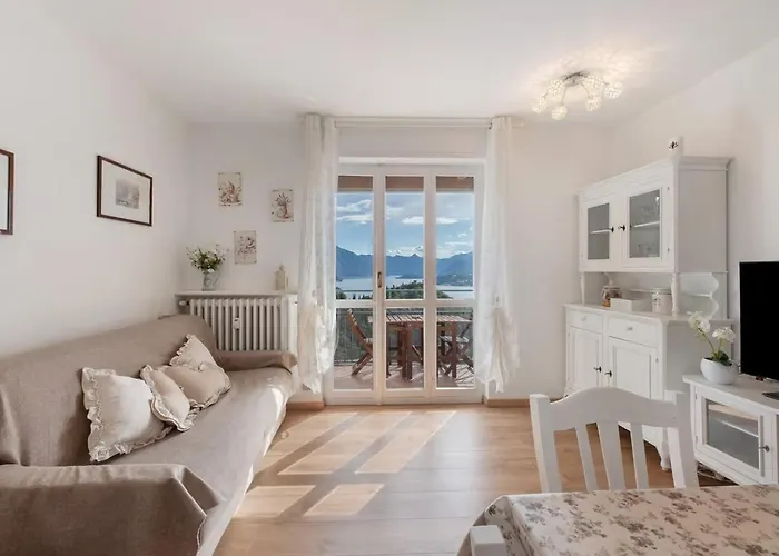 Sunset House アパート