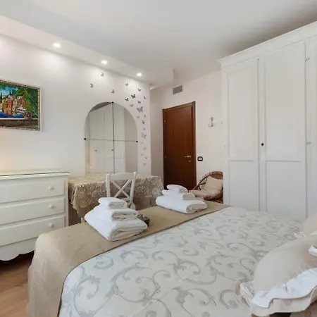 Sunset House Perledo